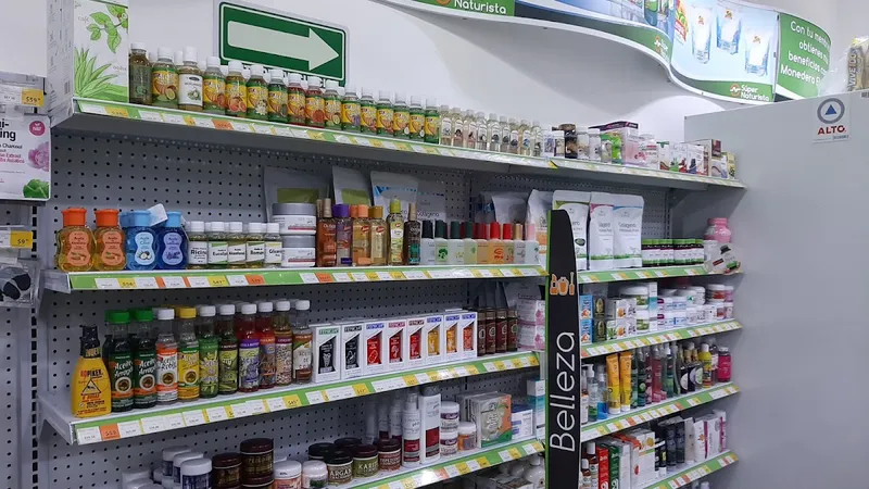 Interior de tienda naturista Súper Naturista en Cancún