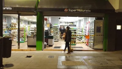 Interior de tienda naturista Súper Naturista en Chihuahua