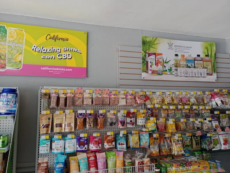 Interior de tienda naturista Súper Naturista en Chihuahua