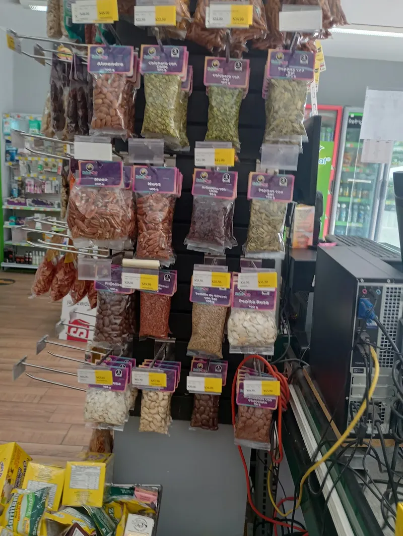 Interior de tienda naturista Súper Naturista en Chihuahua