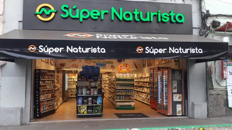 Interior de tienda naturista Súper Naturista en Ciudad de México