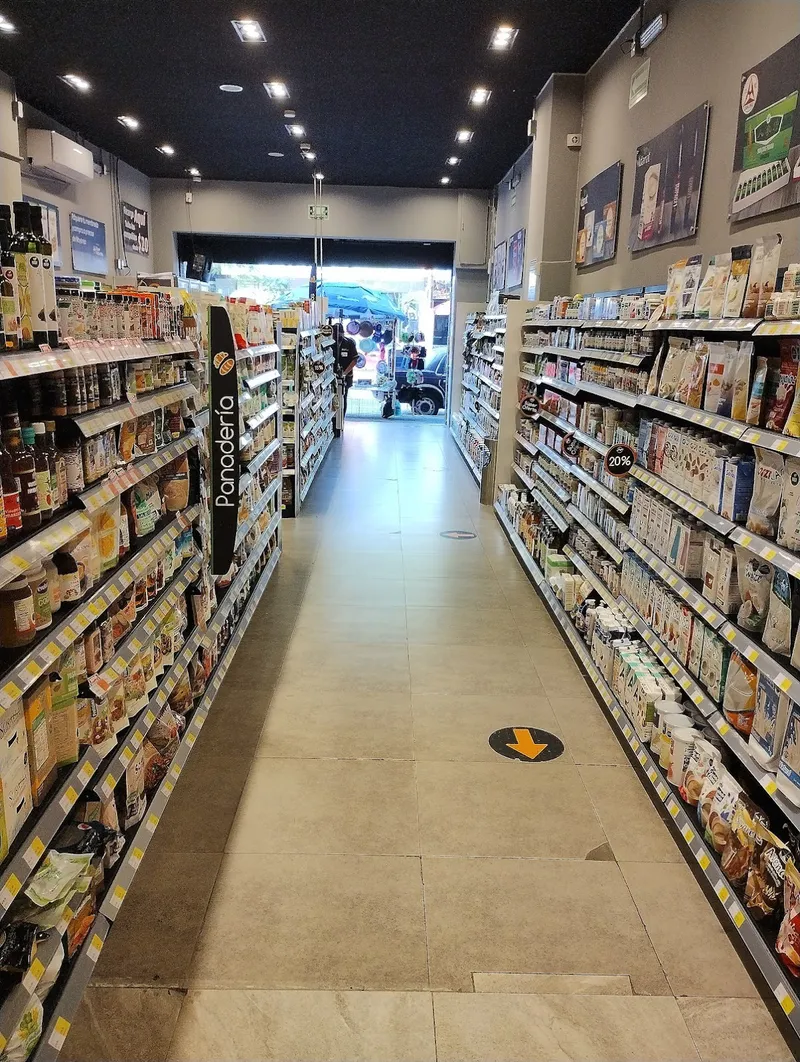 Interior de tienda naturista Súper Naturista en Coatzacoalcos