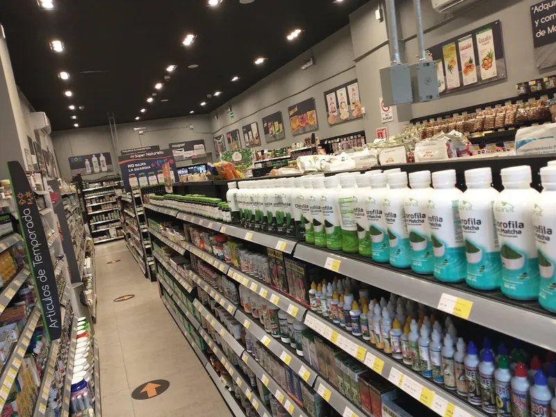 Interior de tienda naturista Súper Naturista en Coatzacoalcos