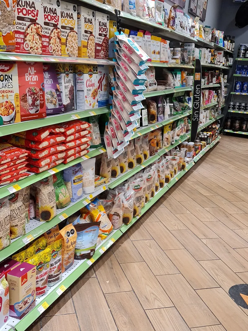 Interior de tienda naturista Súper Naturista en Cuernavaca