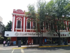 Interior de tienda naturista Súper Naturista en Guadalajara