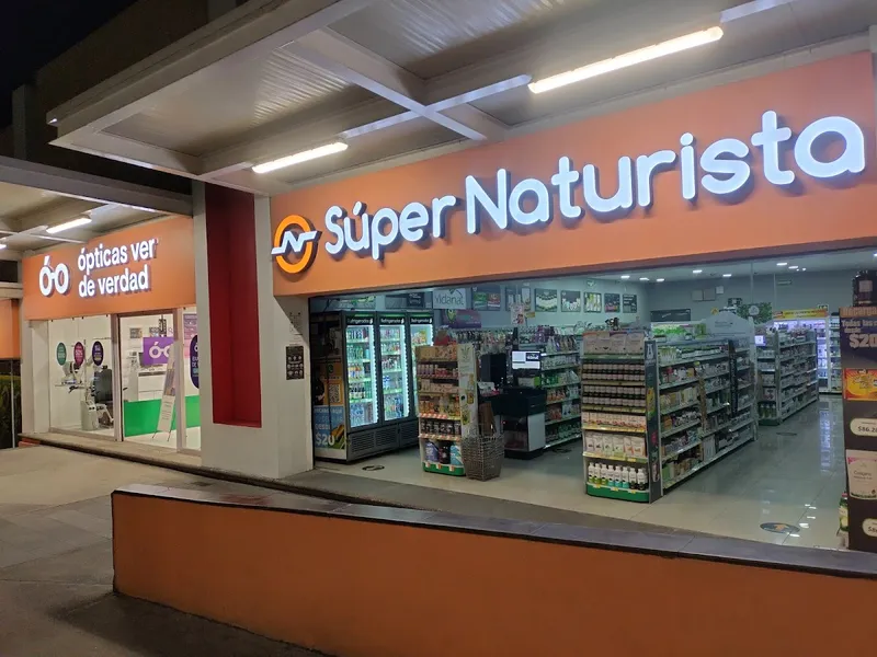 Interior de tienda naturista Súper Naturista en Ixtapaluca