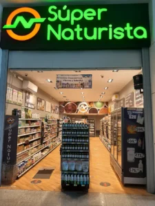 Interior de tienda naturista Súper Naturista en León de los Aldama