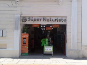 Interior de tienda naturista Súper Naturista en Mérida