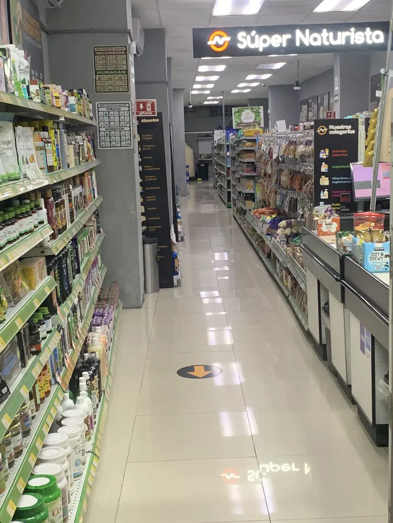 Interior de tienda naturista Súper Naturista en Mérida