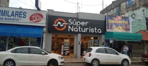 Interior de tienda naturista Súper Naturista en Minatitlán