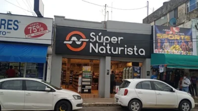 Interior de tienda naturista Súper Naturista en Minatitlán