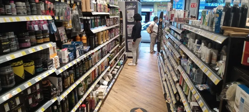 Interior de tienda naturista Súper Naturista en Minatitlán