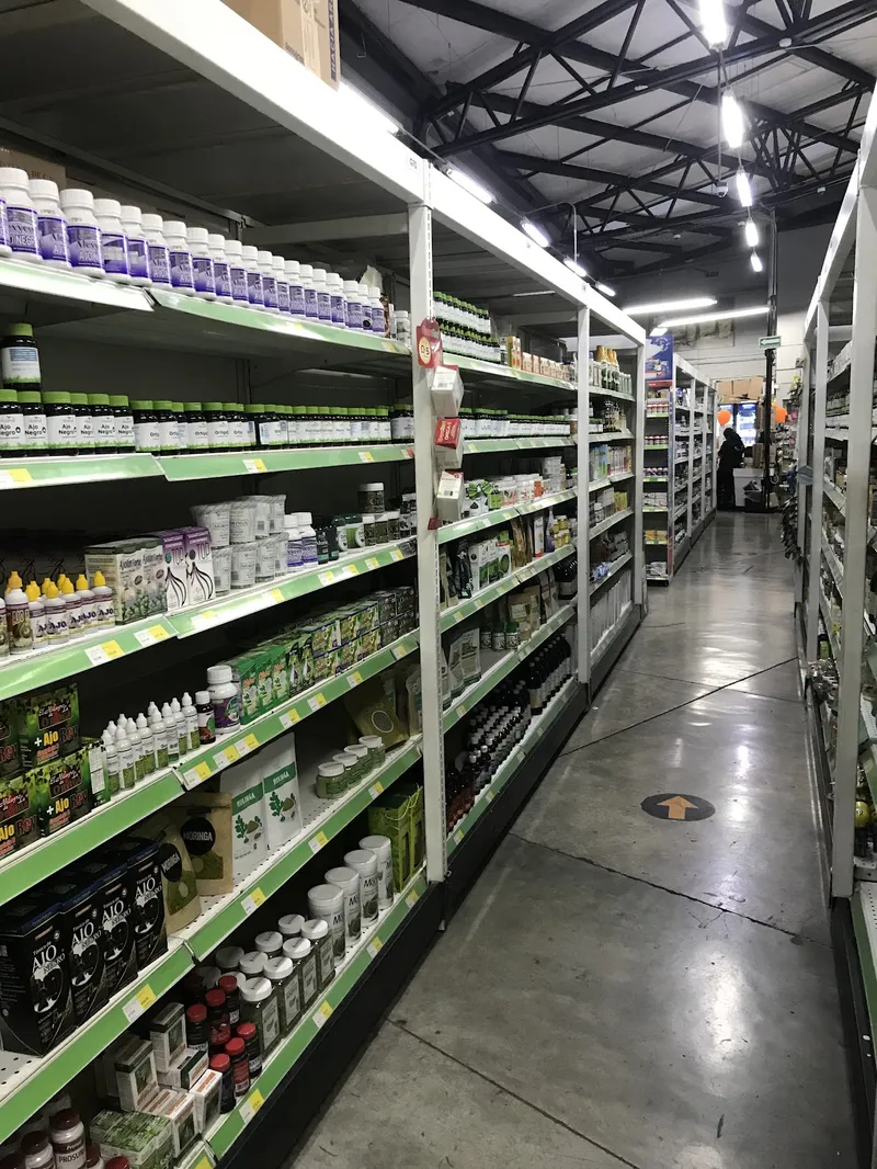 Interior de tienda naturista Súper Naturista en Naucalpan de Juárez