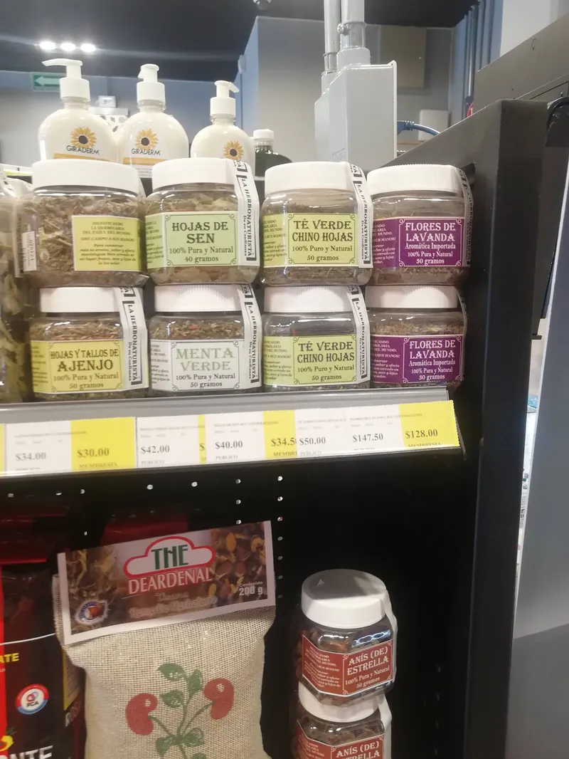 Interior de tienda naturista Súper Naturista en Poza Rica de Hidalgo