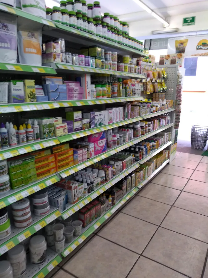 Interior de tienda naturista Súper Naturista en San Luis Potosí