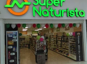 Interior de tienda naturista Súper Naturista en San Pablo de las Salinas