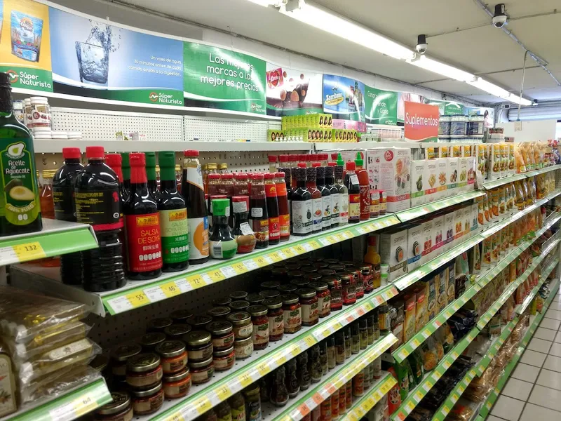 Interior de tienda naturista Súper Naturista en Santiago de Querétaro