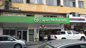 Interior de tienda naturista Súper Naturista en Tampico