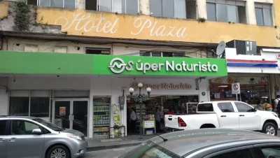 Interior de tienda naturista Súper Naturista en Tampico