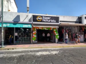 Interior de tienda naturista Súper Naturista en Tepic