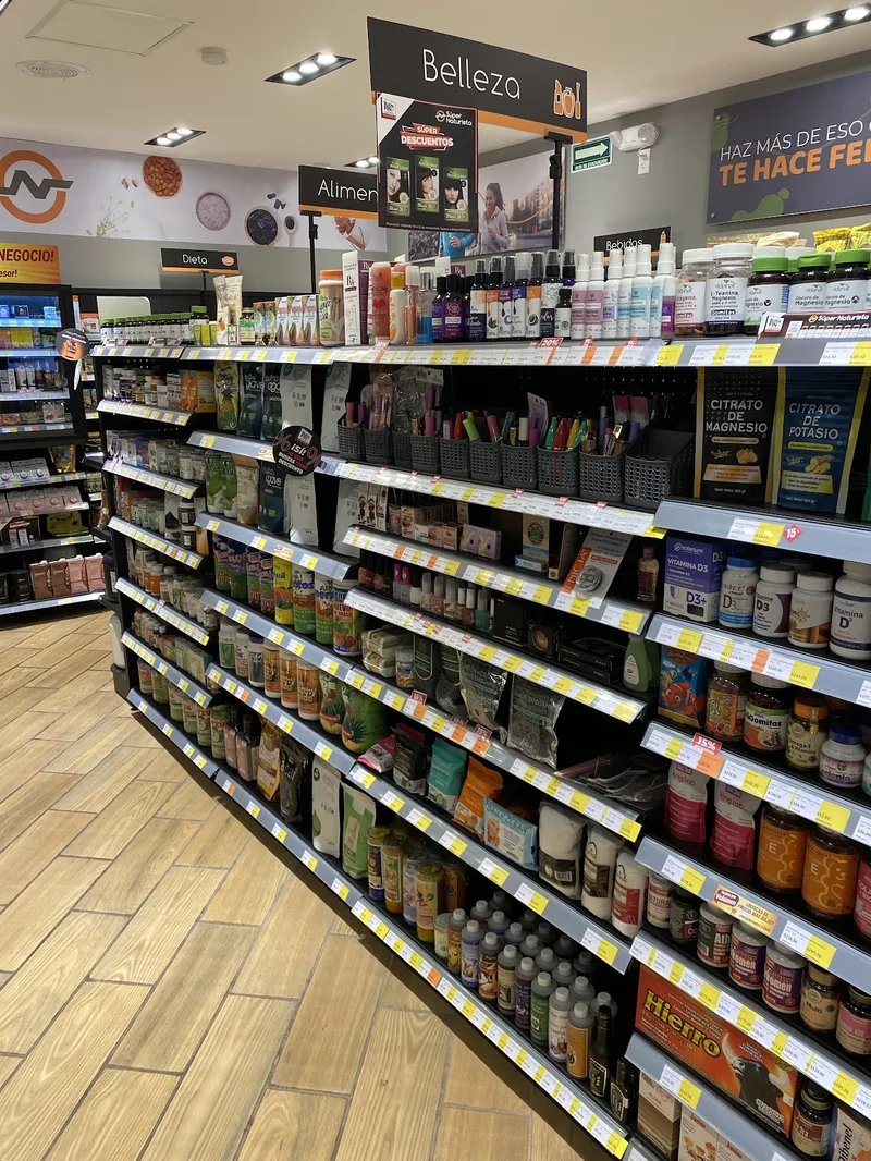 Interior de tienda naturista Súper Naturista en Tlalnepantla