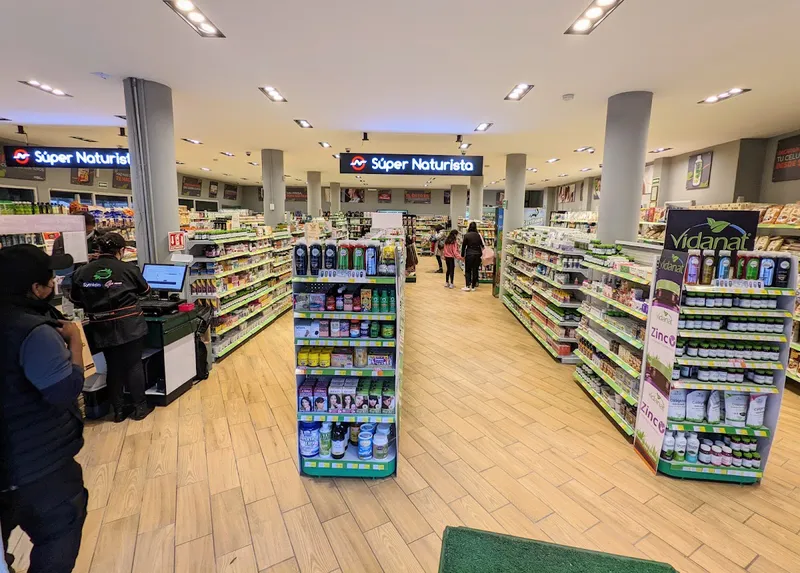 Interior de tienda naturista Súper Naturista en Toluca de Lerdo