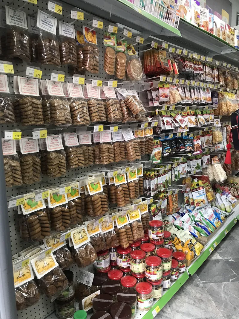 Interior de tienda naturista Súper Naturista en Tuxtla Gutiérrez