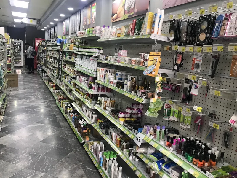 Interior de tienda naturista Súper Naturista en Tuxtla Gutiérrez