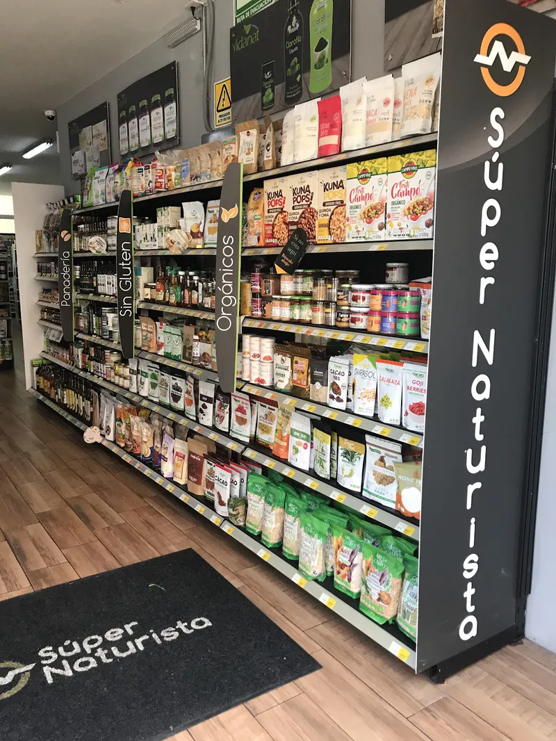 Interior de tienda naturista Súper Naturista en Xalapa-Enríquez