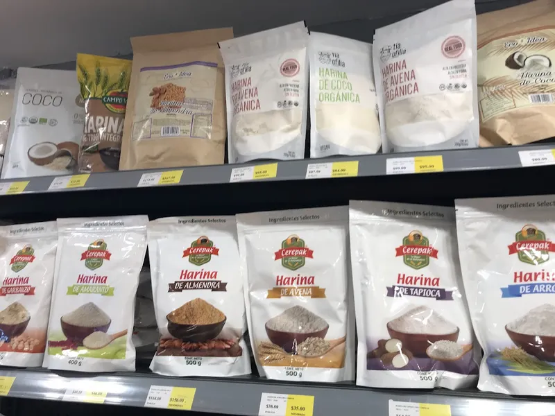 Interior de tienda naturista Súper Naturista en Zapopan