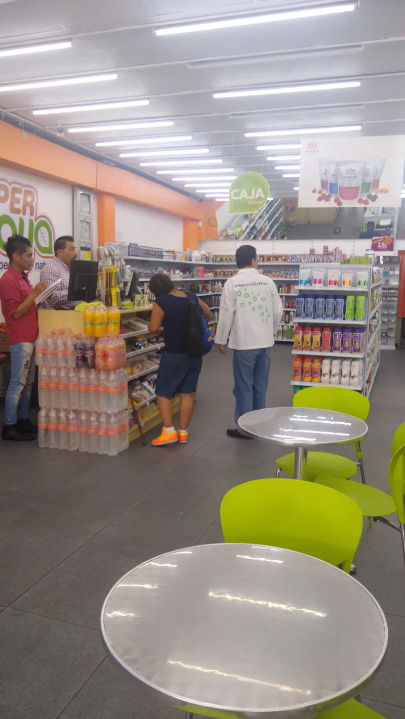 Interior de tienda naturista Súper Soya en Ciudad de México
