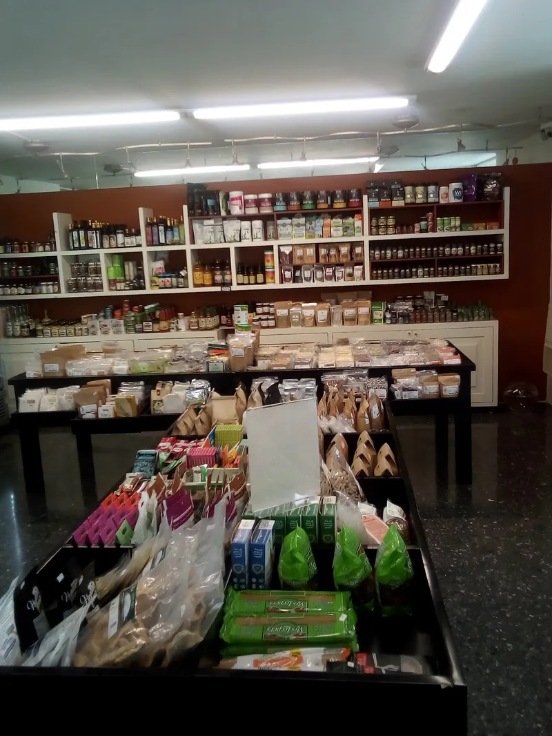 Interior de tienda naturista Terrenal en Monterrey