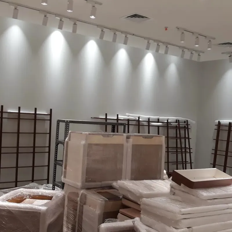 Interior de tienda naturista Tienda Natura - Costanera Center en Providencia