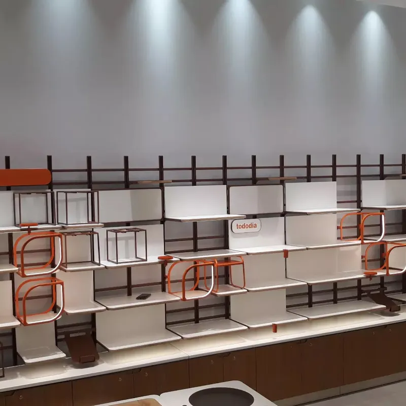 Interior de tienda naturista Tienda Natura - Costanera Center en Providencia