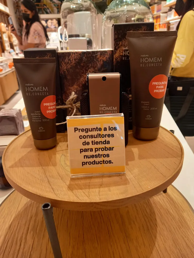 Interior de tienda naturista Tienda Natura - Perisur en Ciudad de México