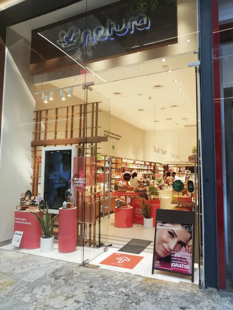 Interior de tienda naturista Tienda Natura - Plaza Satélite en Naucalpan de Juárez