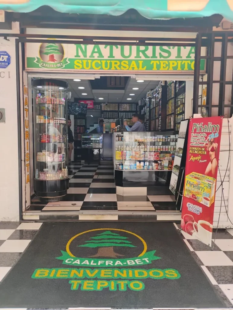 Interior de tienda naturista Tienda Naturista Caalfrabet (Tepito) en Ciudad de México