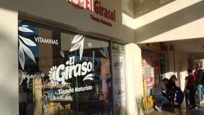 Interior de tienda naturista Tienda Naturista El Girasol en Guadalupe