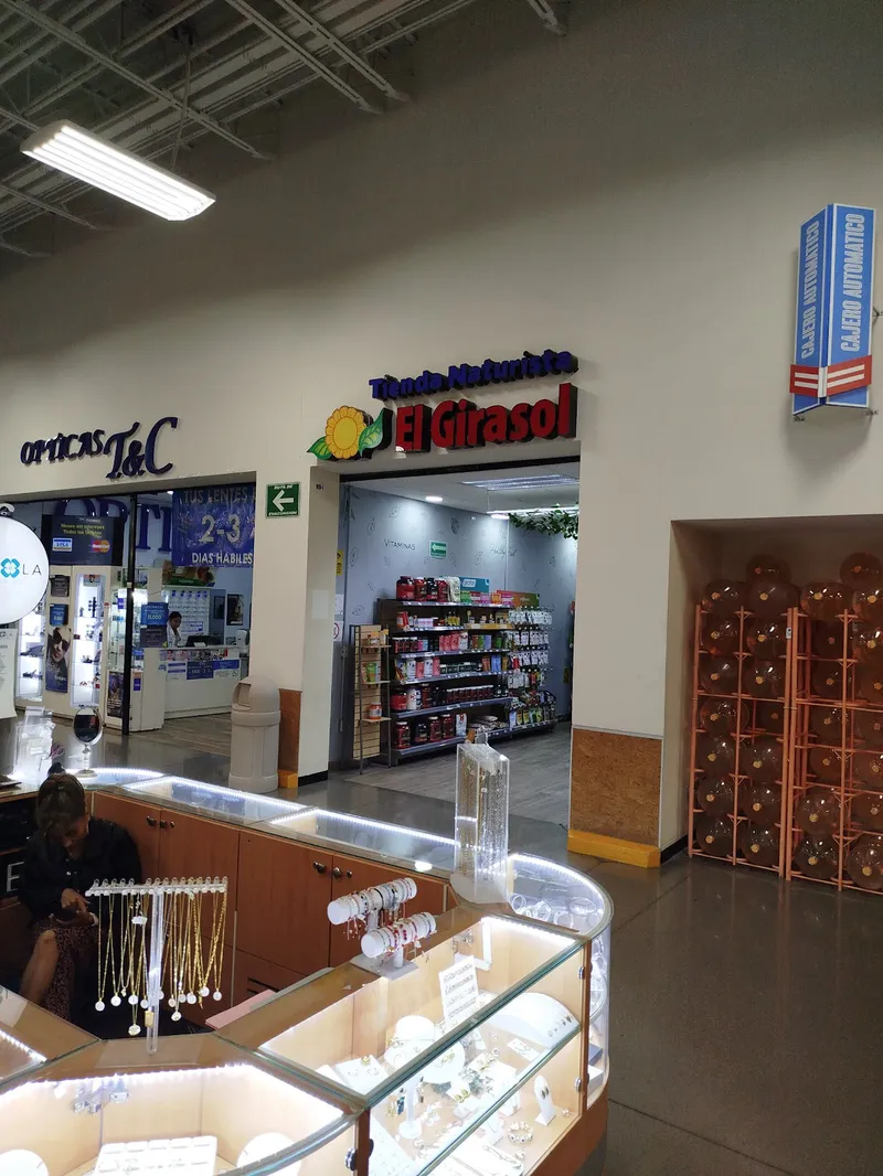 Interior de tienda naturista Tienda Naturista El Girasol HEB en Aguascalientes