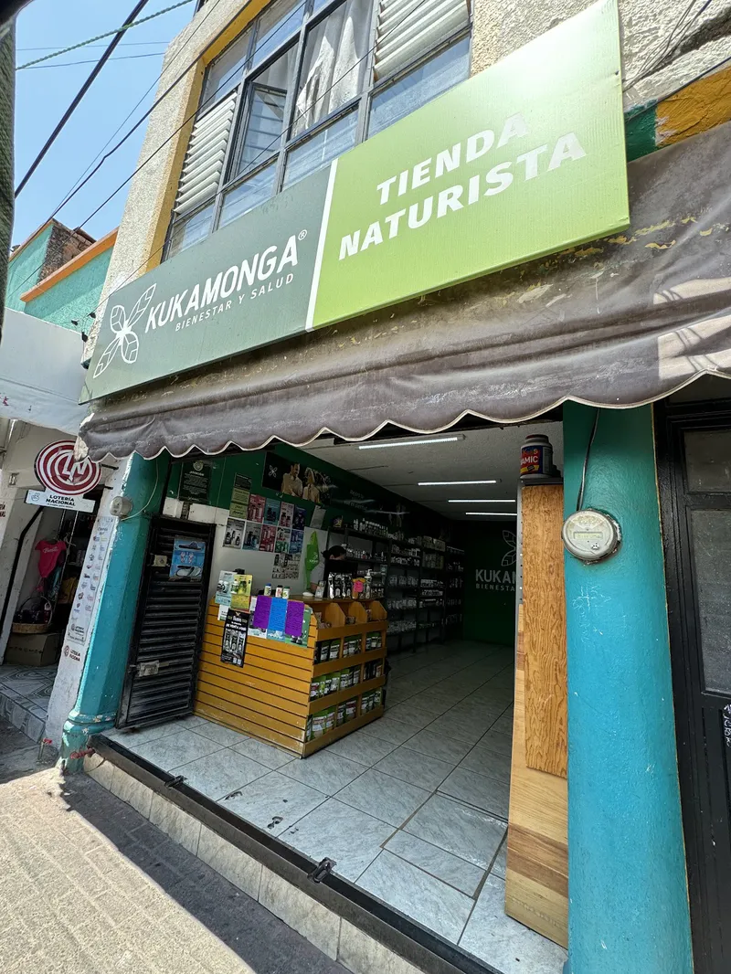 Interior de tienda naturista Tienda Naturista Kukamonga Tonalá en Tonalá