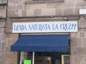 Interior de tienda naturista Tienda Naturista La Cruz en Morelia