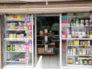 Interior de tienda naturista Tienda Naturista Natural Health Guamuchil en Guamúchil