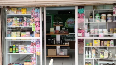 Interior de tienda naturista Tienda Naturista Natural Health Guamuchil en Guamúchil