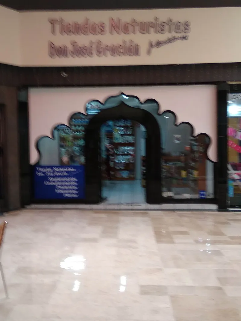 Interior de tienda naturista Tiendas Naturistas don José Gracian en Guadalajara