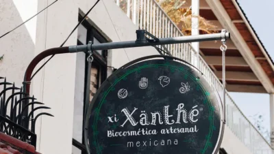 Interior de tienda naturista XIXANTHÉ COSMÉTICA MEXICANA en Guadalajara