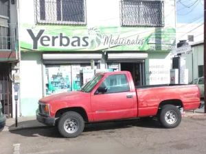 Interior de tienda naturista Yerbas Medicinales en Centro