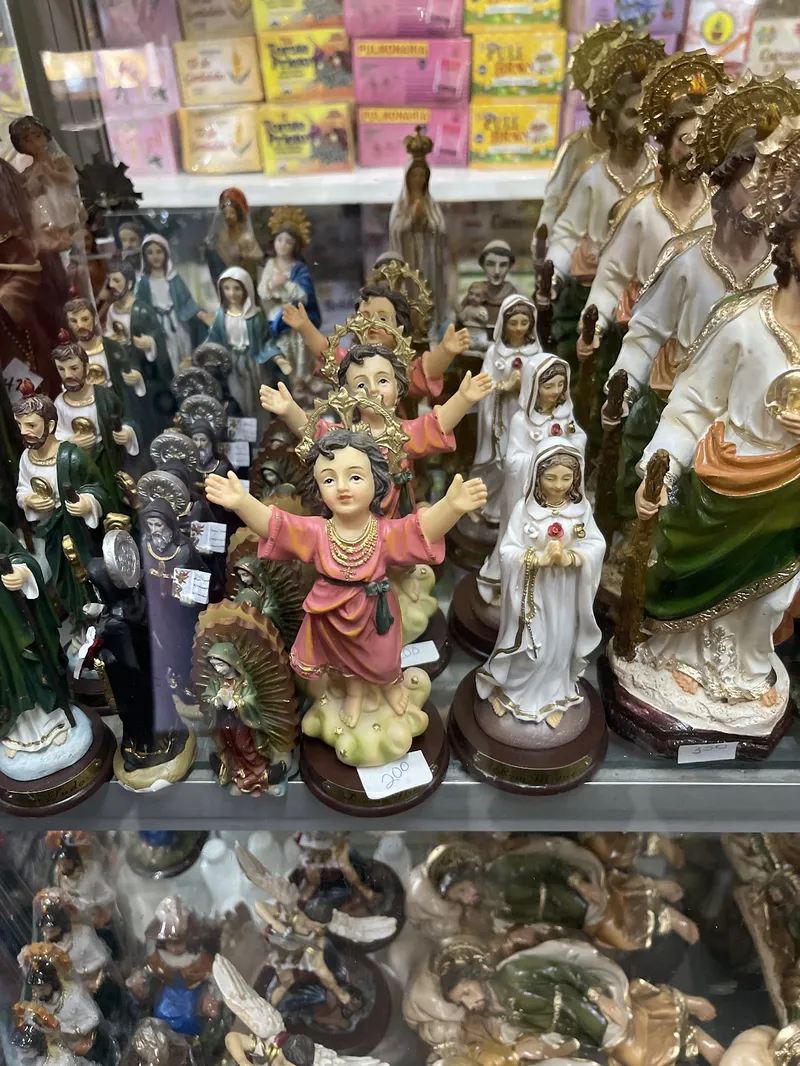 Interior de tienda naturista Yerbas Medicinales en Centro